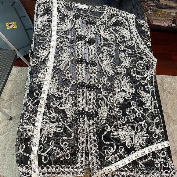 Jeannie mesh and embroidered Asian inspired jacket - Picture 5 of 7